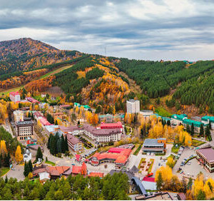 Белокуриха&nbsp;&mdash; город-курорт в&nbsp;предгорьях Алтая