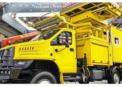 Новый полноприводный УРАЛ 4&times;4 получил платформу, поднимающую 500&nbsp;кг на&nbsp;высоту более 8 метров