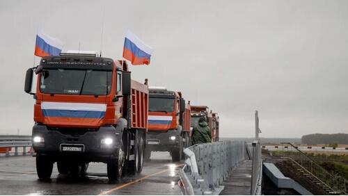 На трассе Екатеринбург &mdash; Курган открыли путепровод через переезд, которого ждали 30 лет